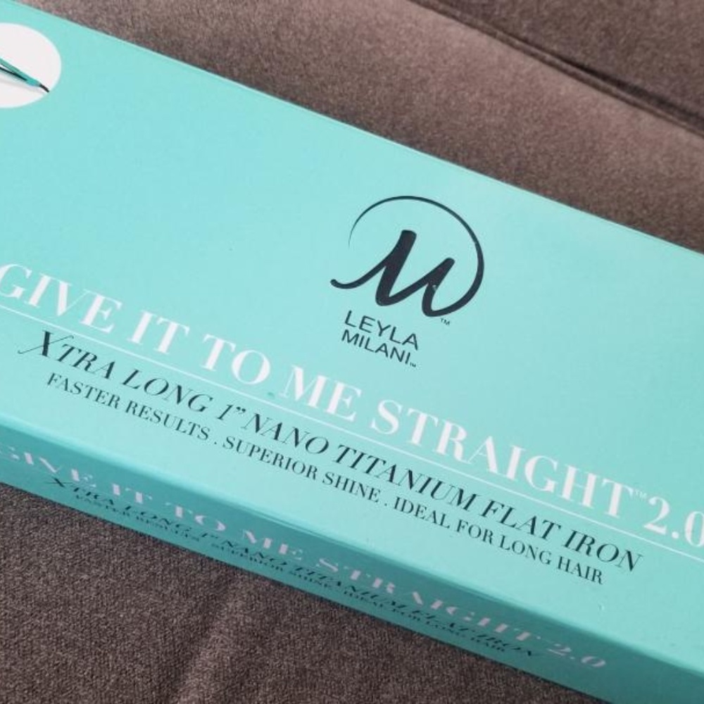 Leyla  Milani Tianium FLAT  IRON